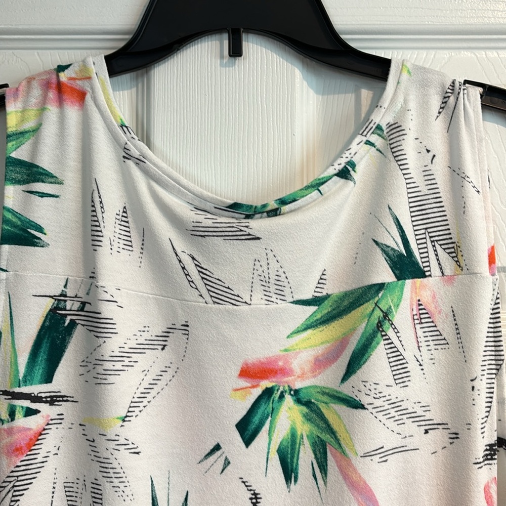 APT. 9 Tropical Print V Neck Sleeveless Tunic in Size XL - Picture 7 of 8